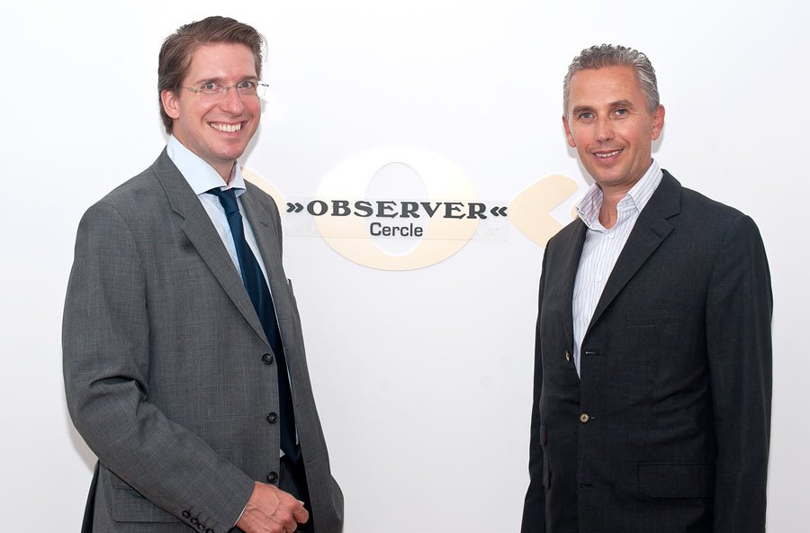 INFOSCREEN-Geschäftsführer Franz Solta (rechts) setzt auf den »OBSERVER« und dessen Geschäftsführer Florian Laszlo.